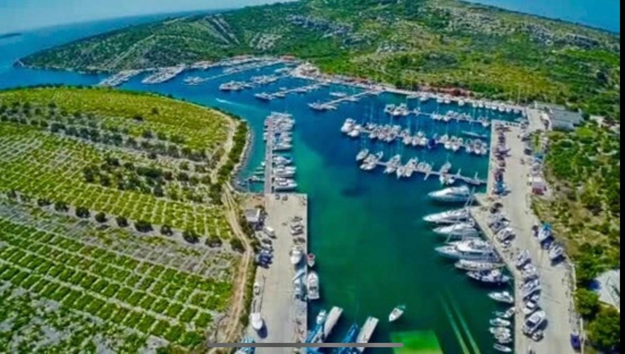 Eco-Friendly Estate I Lejlighedshotel Primošten Eksteriør billede
